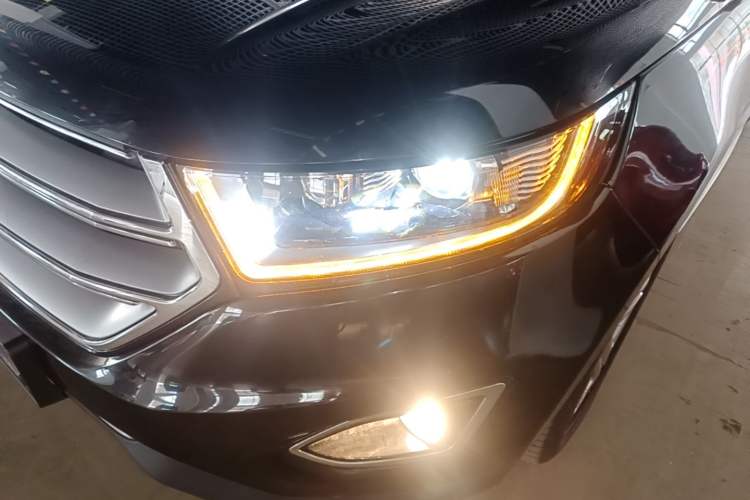 Used Ford Edge 2017 EcoBoost 245 Two-Wheel-Drive Sporty 7-Seater Left Front Headlight