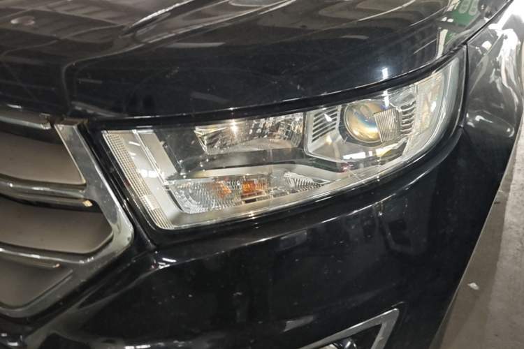 Used Ford Edge 2017 EcoBoost 245 Two-Drive Platinum Edition 5 Seats Left Front Headlight