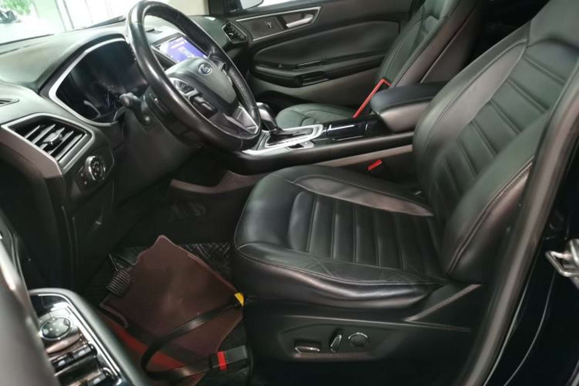 Used Ford Edge 2017 EcoBoost 245 Two-Drive Platinum Edition 5 Seats Left Front Seat
