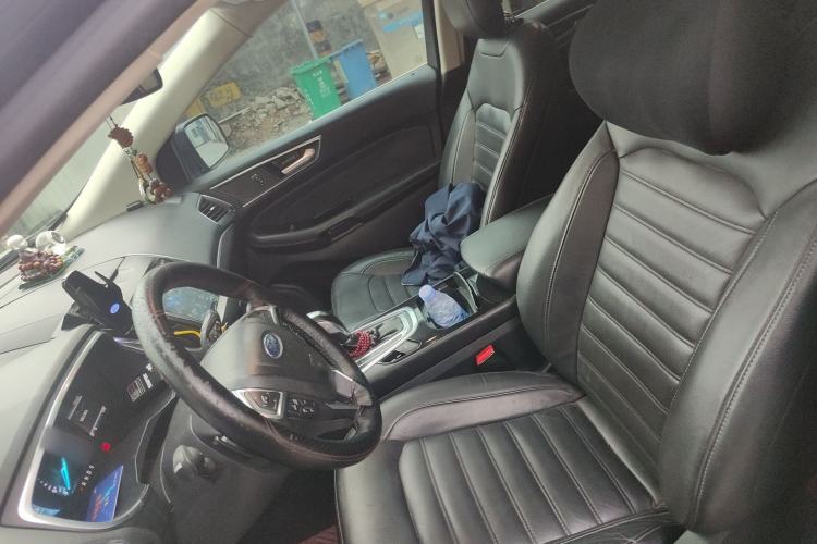 Used Ford Edge 2017 EcoBoost 245 Two-Wheel-Drive Sporty 7-Seater Left Front Seat