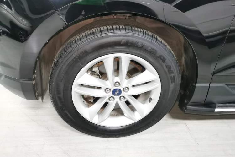 Used Ford Edge 2017 EcoBoost 245 Two-Drive Platinum Edition 5 Seats Left Front Wheel Hub