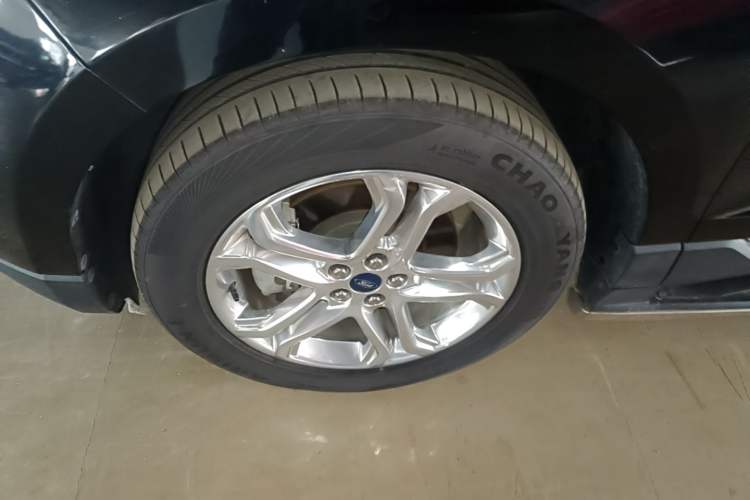 Used Ford Edge 2017 EcoBoost 245 Two-Wheel-Drive Sporty 7-Seater Left Front Wheel Hub