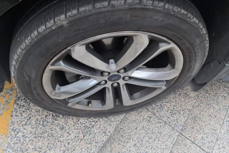 Used Ford Edge 2017 EcoBoost 245 Four-Wheel Drive Sporty 7-Seater Left Front Wheel Hub