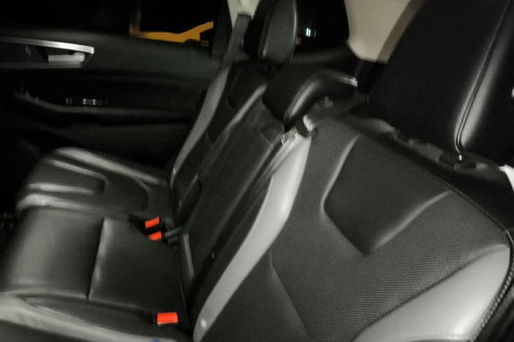 Used Ford Edge 2017 EcoBoost 245 Two-Wheel-Drive Sporty 7-Seater Left Rear Seat