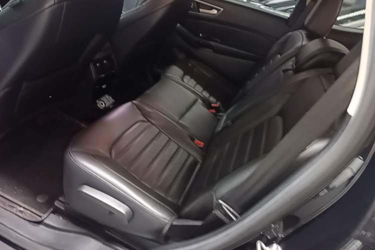 Used Ford Edge 2017 EcoBoost 245 Two-Drive Platinum Edition 5 Seats Left Rear Seat