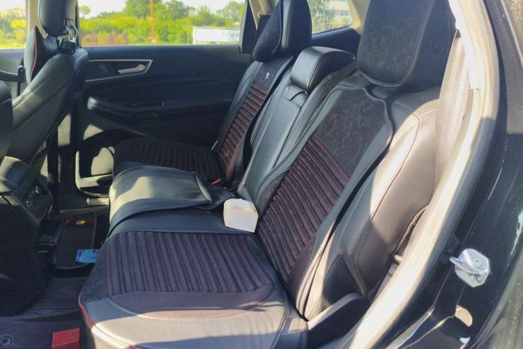 Used Ford Edge 2017 EcoBoost 245 Two-Wheel-Drive Sporty 7-Seater Left Rear Seat