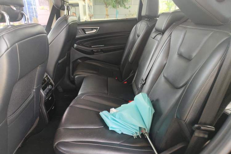 Used Ford Edge 2017 EcoBoost 245 Four-Wheel-Drive Flagship 7-Seater Left Rear Seat