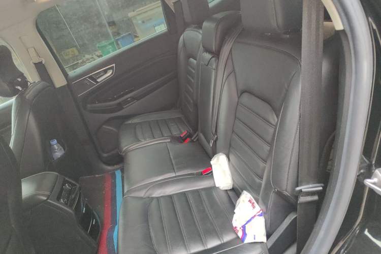 Used Ford Edge 2017 EcoBoost 245 Two-Wheel-Drive Sporty 7-Seater Left Rear Seat