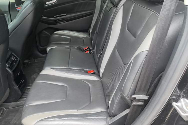 Used Ford Edge 2017 EcoBoost 245 Four-Wheel Drive Sporty 7-Seater Left Rear Seat