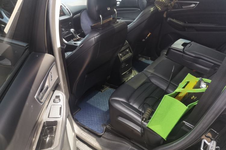 Used Ford Edge 2017 EcoBoost 245 Two-Wheel-Drive Sporty 7-Seater Left Rear Seat