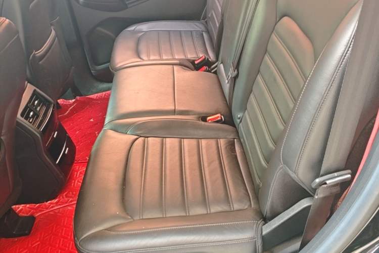 Used Ford Edge 2017 EcoBoost 245 Two-Drive Platinum Edition 5 Seats Left Rear Seat