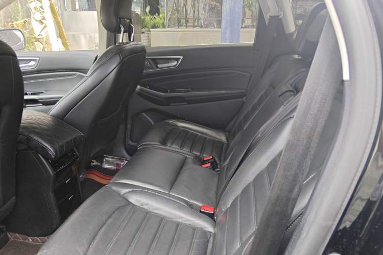 Used Ford Edge 2017 EcoBoost 245 Two-Wheel-Drive Sporty 7-Seater Left Rear Seat