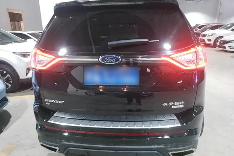 Used Ford Edge 2017 EcoBoost 245 Two-Wheel-Drive Sporty 7-Seater Rear