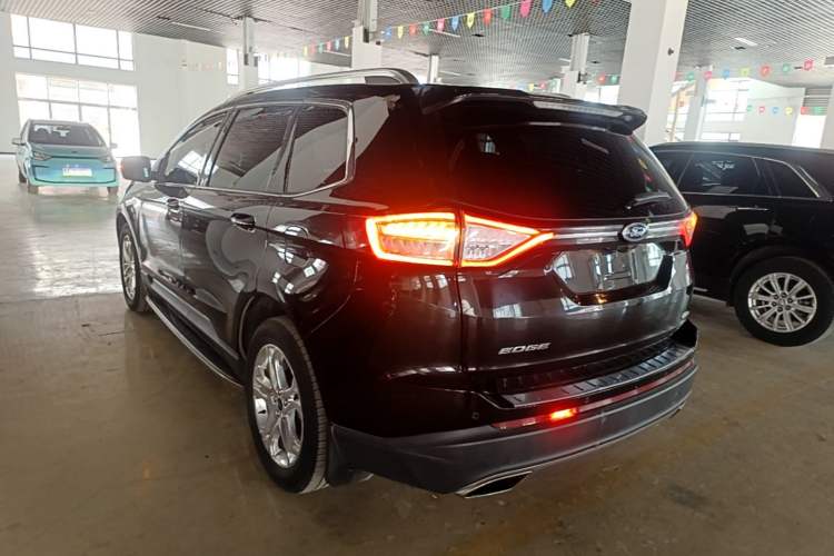 Used Ford Edge 2017 EcoBoost 245 Two-Wheel-Drive Sporty 7-Seater Rear Left 45 Deg