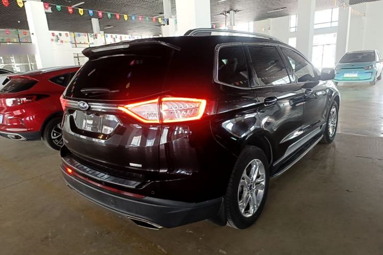 Used Ford Edge 2017 EcoBoost 245 Two-Wheel-Drive Sporty 7-Seater Rear Right 45 Deg
