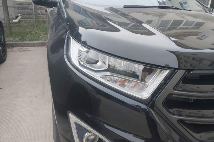 Used Ford Edge 2017 EcoBoost 245 Two-Drive Platinum Edition 5 Seats Right Front Headlight