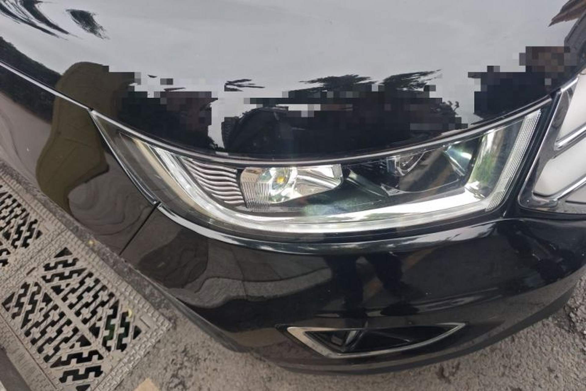 Used Ford Edge 2017 EcoBoost 245 Two-Drive Platinum Edition 5 Seats Right Front Headlight