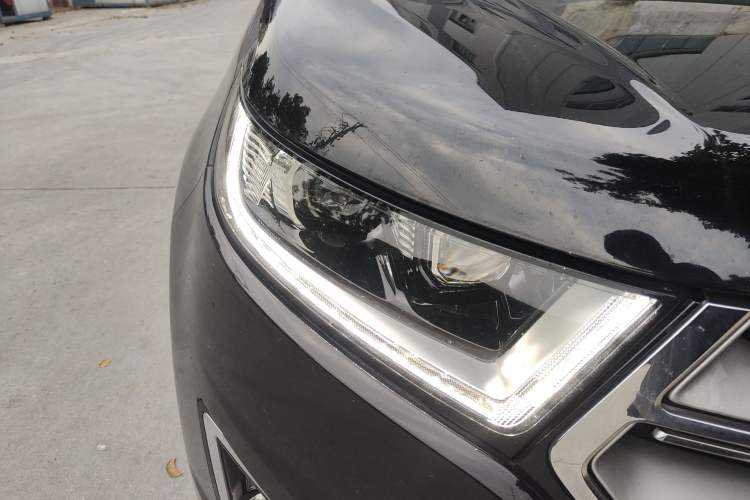 Used Ford Edge 2017 EcoBoost 245 Two-Wheel-Drive Sporty 7-Seater Right Front Headlight