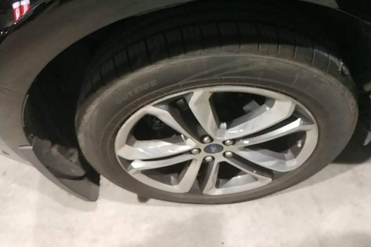 Used Ford Edge 2017 EcoBoost 245 Two-Wheel-Drive Sporty 7-Seater Right Rear Wheel Hub
