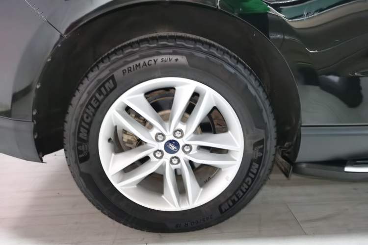 Used Ford Edge 2017 EcoBoost 245 Two-Drive Platinum Edition 5 Seats Right Rear Wheel Hub