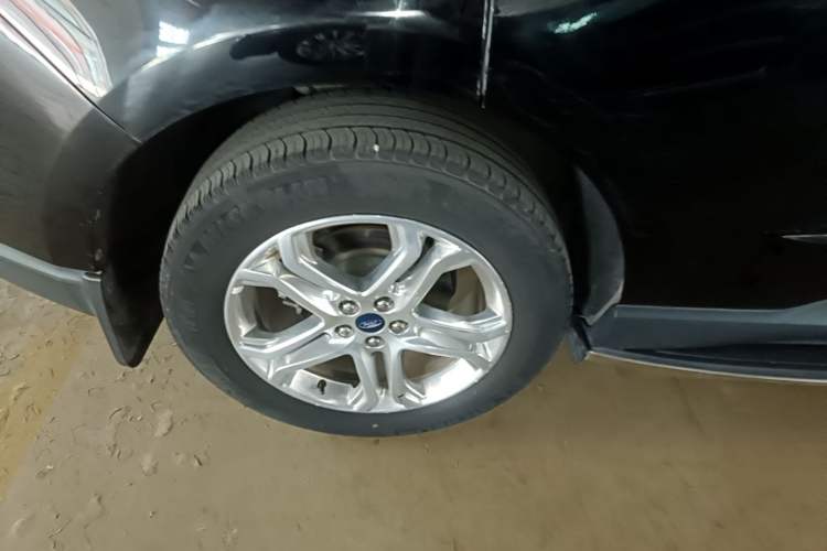 Used Ford Edge 2017 EcoBoost 245 Two-Wheel-Drive Sporty 7-Seater Right Rear Wheel Hub