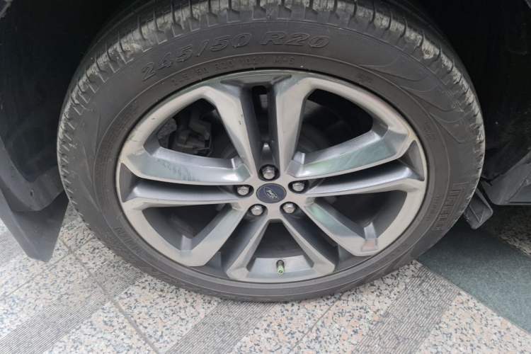 Used Ford Edge 2017 EcoBoost 245 Four-Wheel Drive Sporty 7-Seater Right Rear Wheel Hub