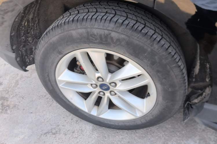 Used Ford Edge 2017 EcoBoost 245 Two-Drive Platinum Edition 5 Seats Right Rear Wheel Hub