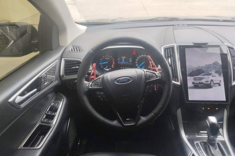 Used Ford Edge 2017 EcoBoost 245 Two-Drive Platinum Edition 5 Seats Steering Wheel