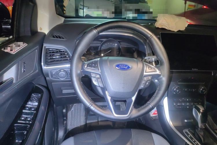 Used Ford Edge 2017 EcoBoost 245 Four-Wheel Drive Sporty 7-Seater Steering Wheel