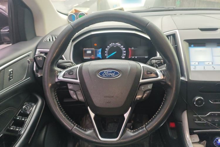 Used Ford Edge 2017 EcoBoost 245 Two-Wheel-Drive Sporty 7-Seater Steering Wheel