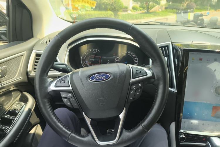 Used Ford Edge 2017 EcoBoost 245 Four-Wheel Drive Sporty 7-Seater Steering Wheel