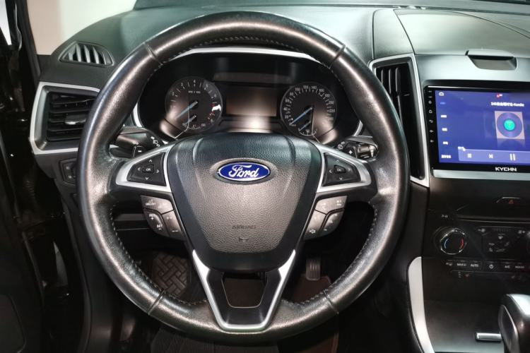 Used Ford Edge 2017 EcoBoost 245 Two-Drive Platinum Edition 5 Seats Steering Wheel