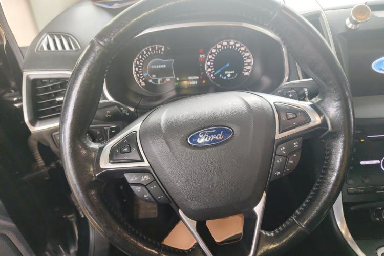 Used Ford Edge 2017 EcoBoost 245 Four-Wheel-Drive Flagship 7-Seater Steering Wheel