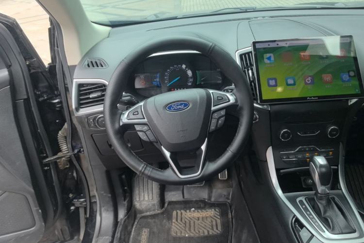 Used Ford Edge 2017 EcoBoost 245 Four-Wheel Drive Sporty 7-Seater Steering Wheel