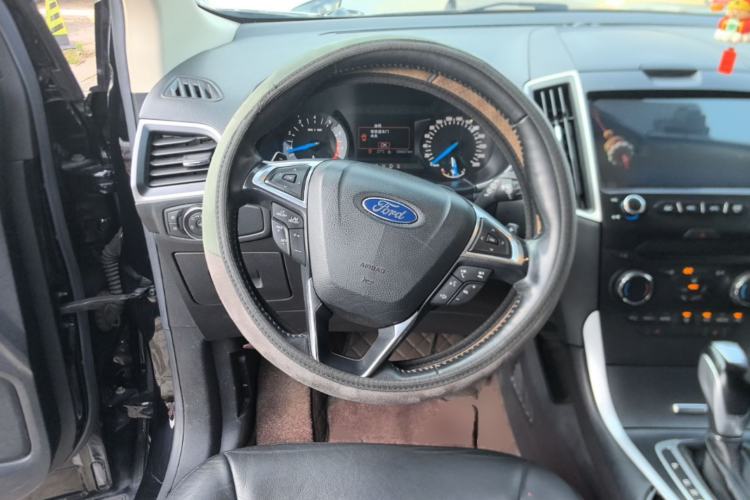 Used Ford Edge 2017 EcoBoost 245 Two-Drive Platinum Edition 5 Seats Steering Wheel