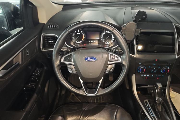 Used Ford Edge 2017 EcoBoost 245 Two-Drive Platinum Edition 5 Seats Steering Wheel