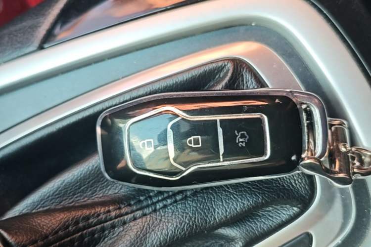 Used Ford Edge 2017 EcoBoost 245 Two-Drive Platinum Edition 5 Seats Vehicle Key