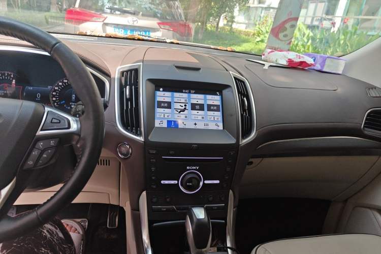 Used Ford Edge 2017 EcoBoost 245 Four-Wheel-Drive Flagship 7-Seater Audio And AC Panel