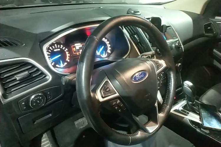 Used Ford Edge 2017 EcoBoost 245 Two-Drive Platinum Edition 5 Seats Center Console