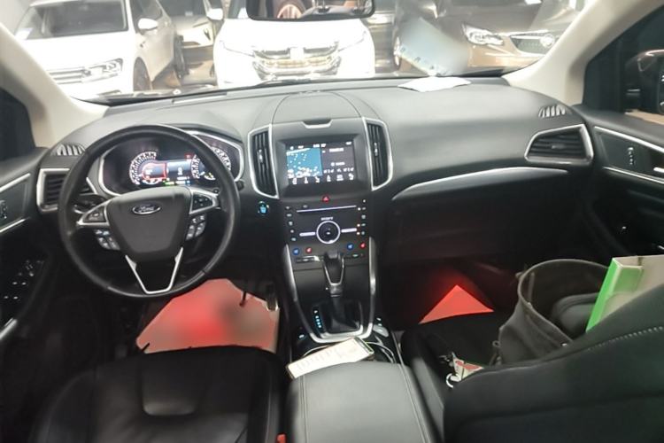 Used Ford Edge 2017 EcoBoost 245 Four-Wheel-Drive Flagship 7-Seater Center Console