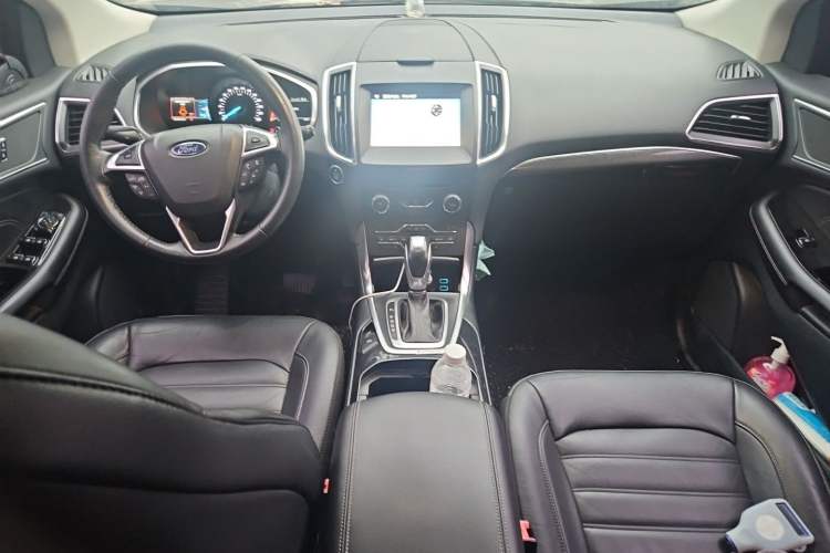 Used Ford Edge 2017 EcoBoost 245 Two-Wheel-Drive Sporty 7-Seater Center Console
