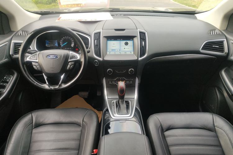 Used Ford Edge 2017 EcoBoost 245 Two-Wheel-Drive Sporty 7-Seater Center Console