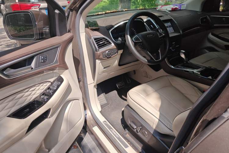 Used Ford Edge 2017 EcoBoost 245 Four-Wheel-Drive Flagship 7-Seater Driver Seat