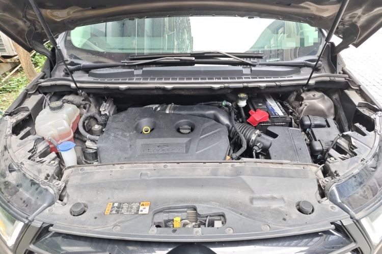 Used Ford Edge 2017 EcoBoost 245 Two-Wheel-Drive Sporty 7-Seater Engine Bay