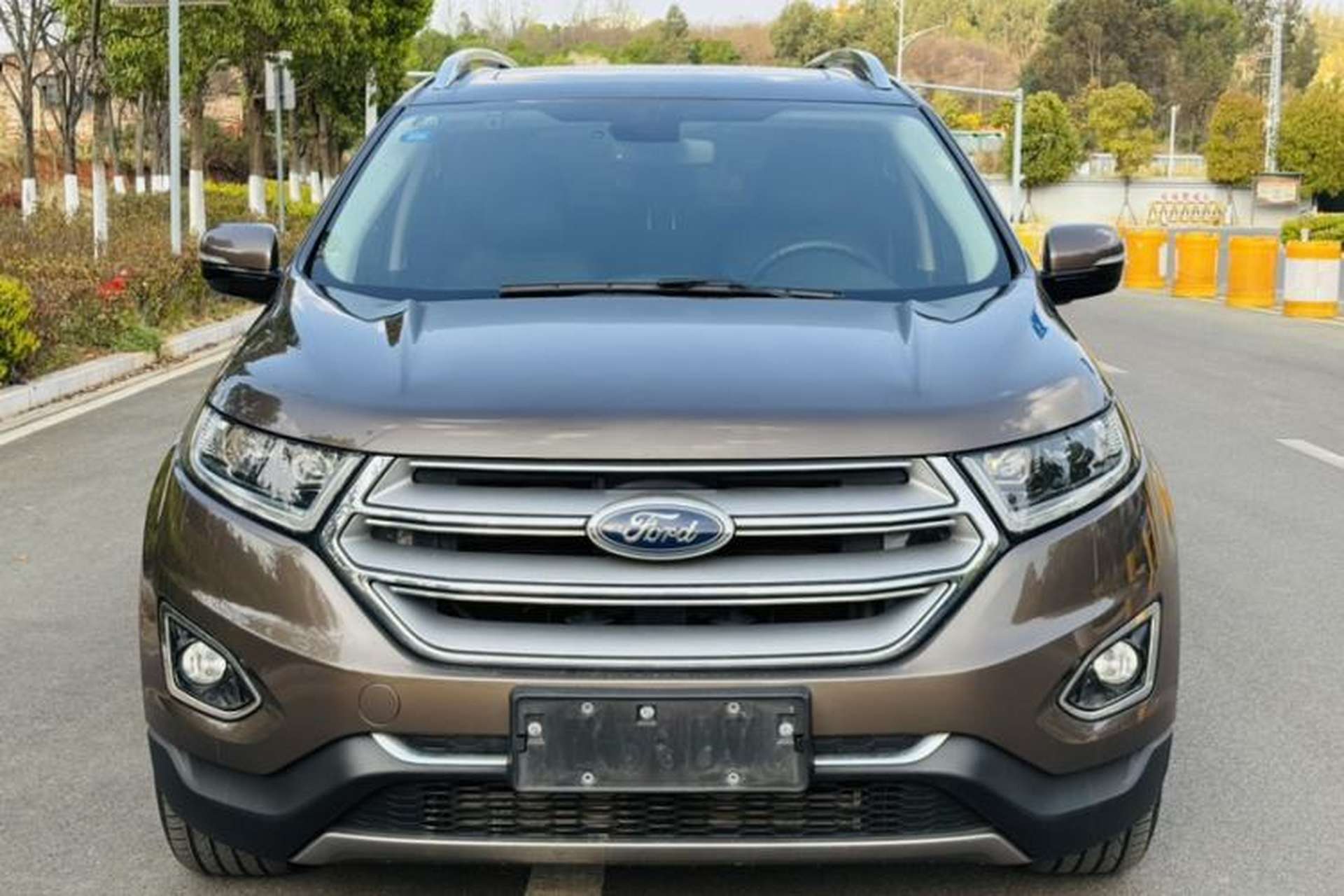Used Ford Edge 2017 EcoBoost 245 Two-Wheel-Drive Sporty 7-Seater Exterior 1