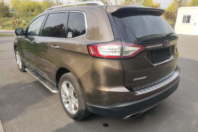 Used Ford Edge 2017 EcoBoost 245 Two-Wheel-Drive Sporty 7-Seater Exterior 2