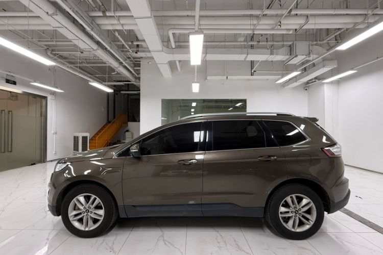 Used Ford Edge 2017 EcoBoost 245 Two-Drive Platinum Edition 5 Seats Exterior 4