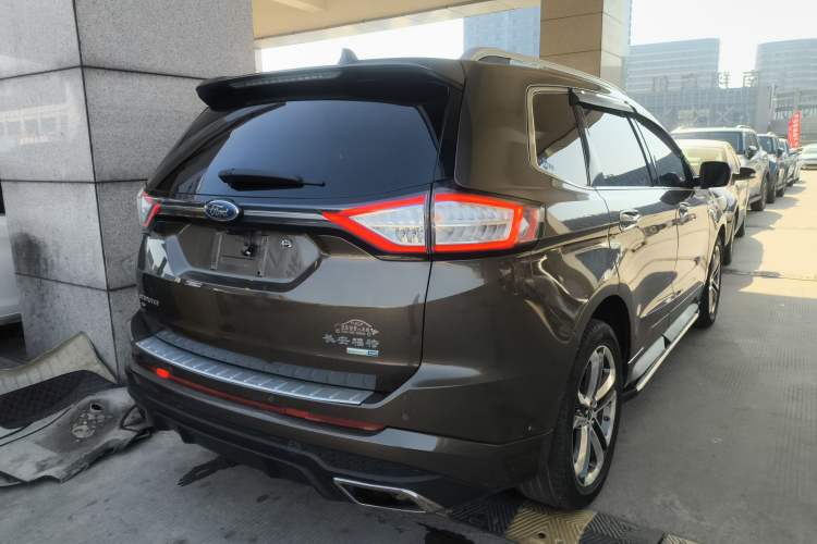 Used Ford Edge 2017 EcoBoost 245 Four-Wheel Drive Sporty 7-Seater Exterior 5
