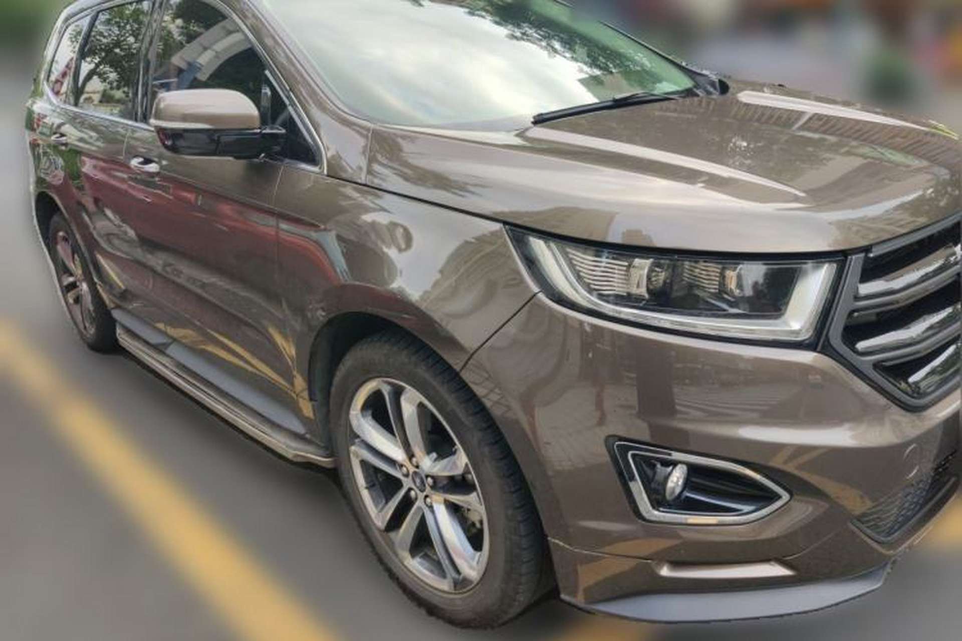 Used Ford Edge 2017 EcoBoost 245 Two-Wheel-Drive Sporty 7-Seater Front Right 45 Deg