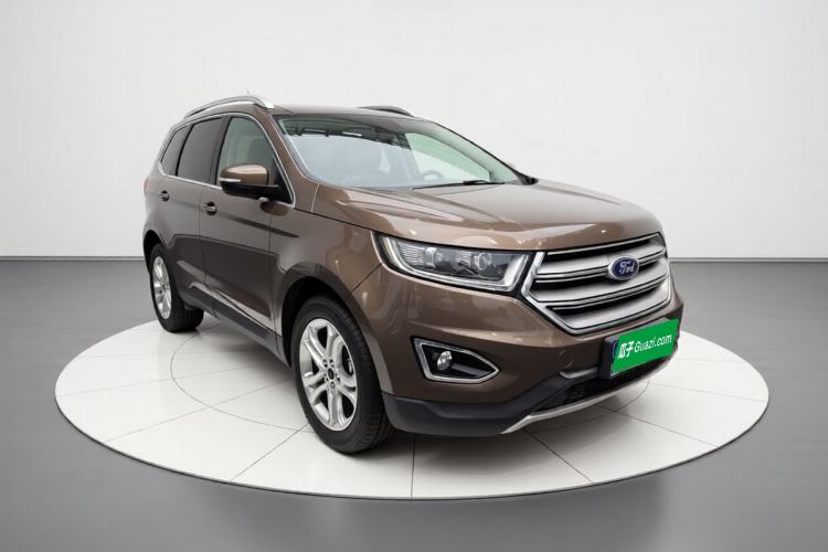 Used Ford Edge 2017 EcoBoost 245 Two-Wheel-Drive Sporty 7-Seater Front Right 45 Deg